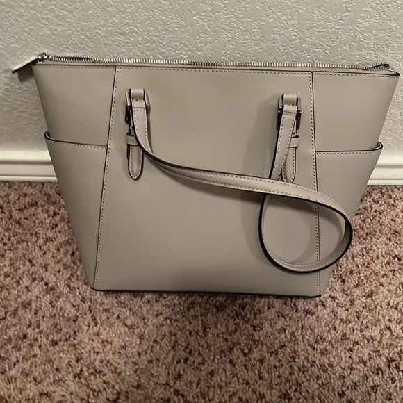 Michael Kors Jet Set East West Logo Charm Saffiano Leather Tote Bag - Picture 4 of 7